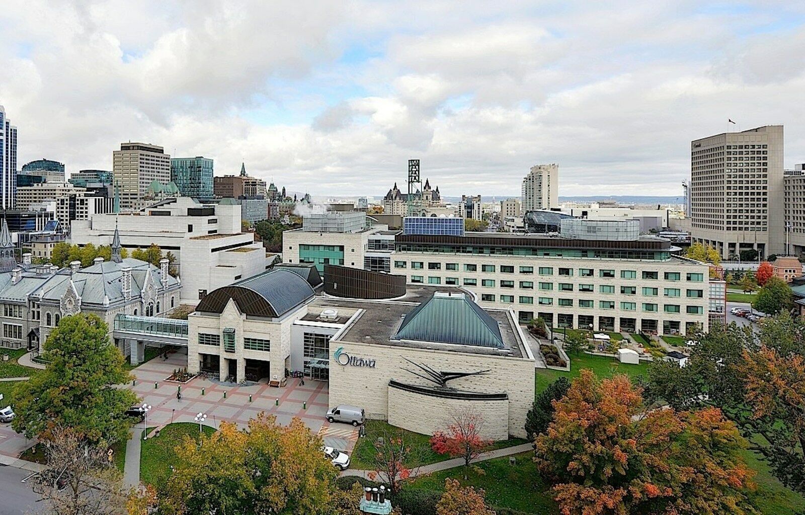 Ottawa Embassy Hotel & Suites Exterior foto